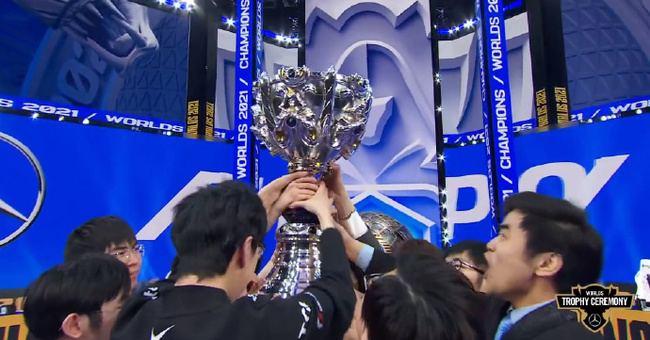 lol总决赛奖杯是什么材质的