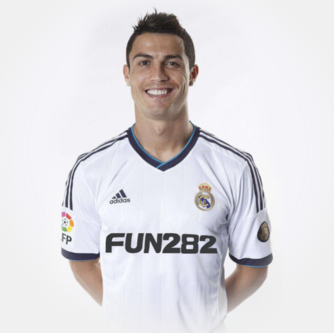 实况足球手游中前卫排名是什么样的