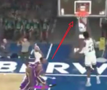 nba2k21怎么空中接力 NBA 2K21飞天过人技巧大揭秘